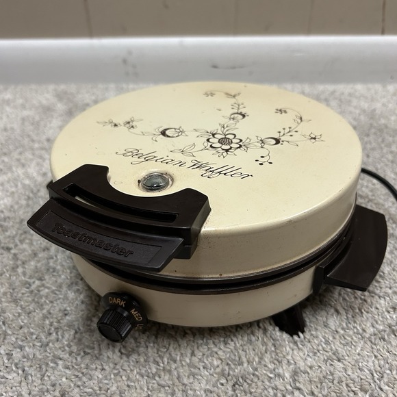 Vintage Toastmaster Belgian Waffler Waffle Maker Model 250 Floral on Beige - Picture 1 of 11